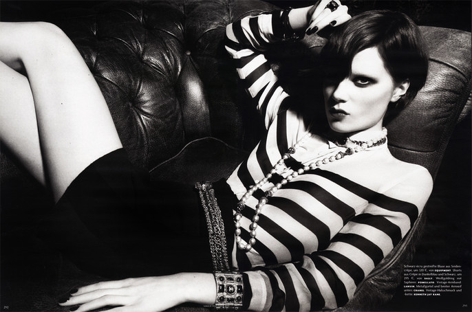SA German Vogue Dec 2011 25.jpg